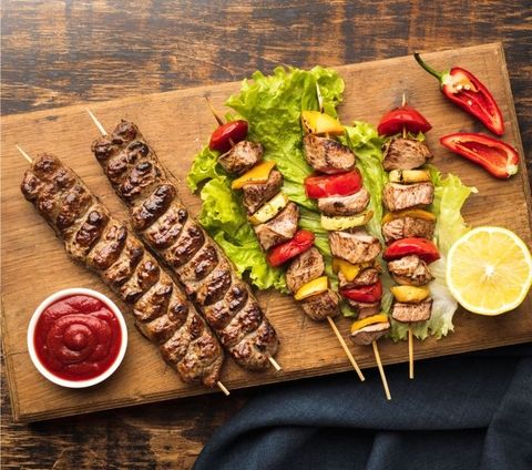 Bio-straight-bamboo-skewers-with-food Bio-straight-bamboo-skewers-with-food