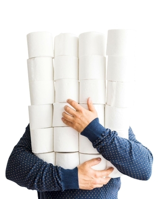 Carrying-lots-of-toilet-paper-rolls Carrying-lots-of-toilet-paper-rolls